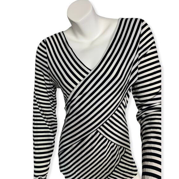 Vince Camuto black white striped long sleeve cross front wrap style top Large - Picture 3 of 9